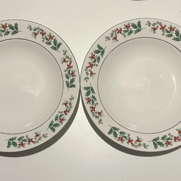 Vintage Gibson China Gold Trim Holly Berry Christmas Charm 6" Soup Bowls 8 Count - Picture 7 of 8